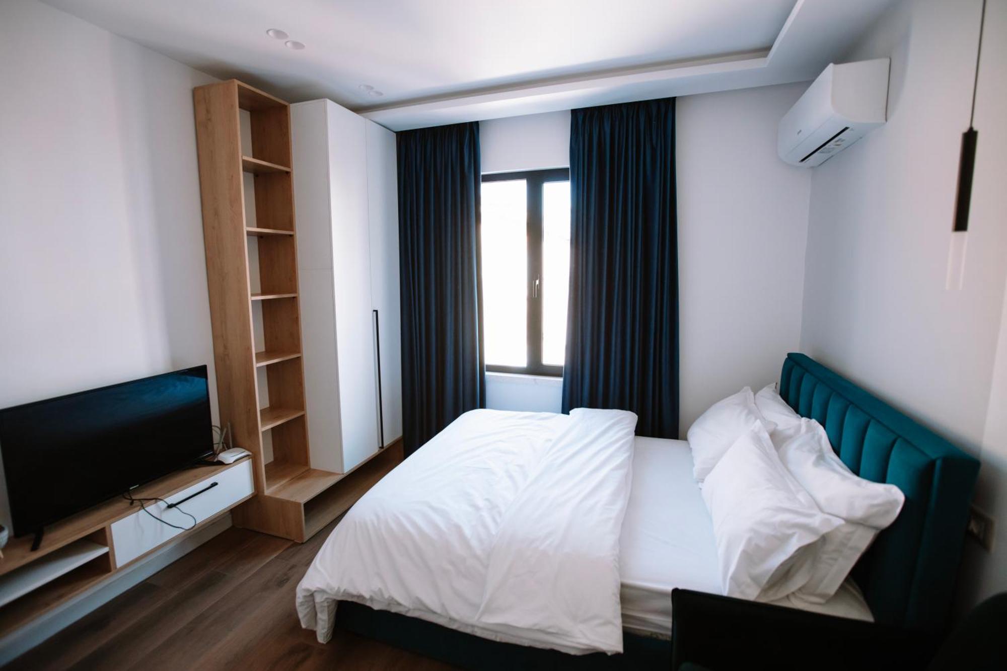 Barrikada Str Modern Apartments - The Nest Tirana Exterior photo